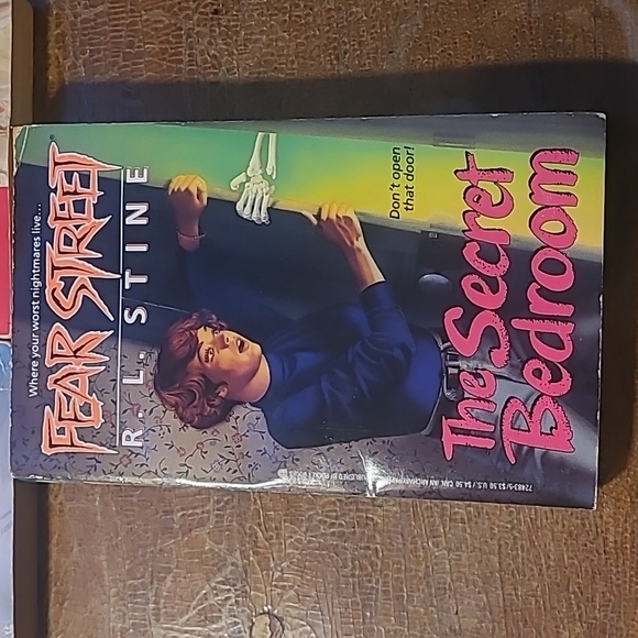 Vintage Book Set by R.L. Stine Vintage - Picture 4 of 8